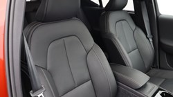 2025 (74) VOLVO XC40 2.0 B3P Ultra Dark 5dr Auto 4702483