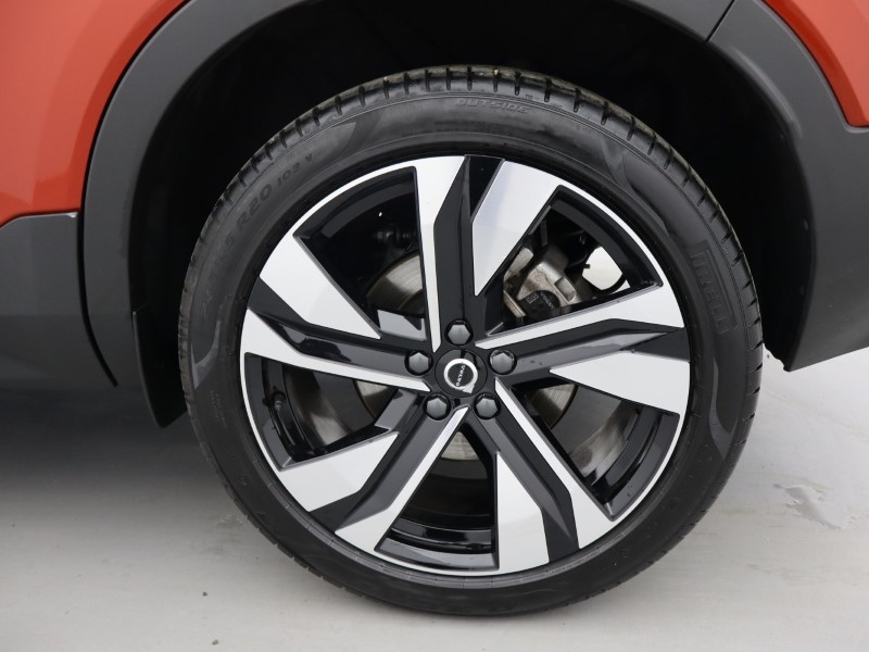 2025 (74) VOLVO XC40 2.0 B3P Ultra Dark 5dr Auto 4702523