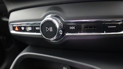 2025 (74) VOLVO XC40 2.0 B3P Ultra Dark 5dr Auto 4702506