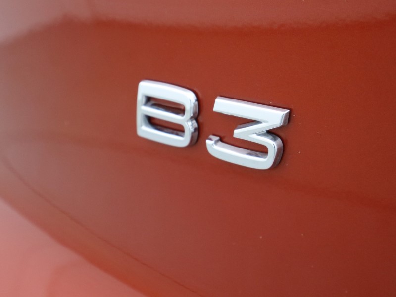 2025 (74) VOLVO XC40 2.0 B3P Ultra Dark 5dr Auto 4702519