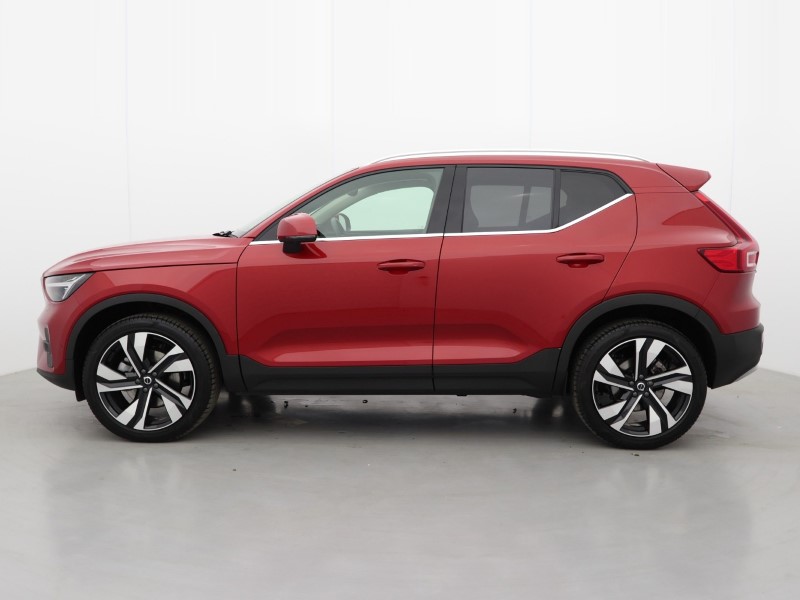 2025 (74) VOLVO XC40 2.0 B3P Ultra Dark 5dr Auto 4702467
