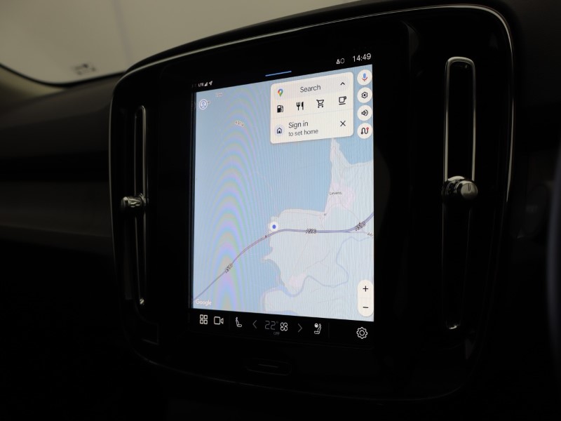 2025 (74) VOLVO XC40 2.0 B3P Ultra Dark 5dr Auto 4702502