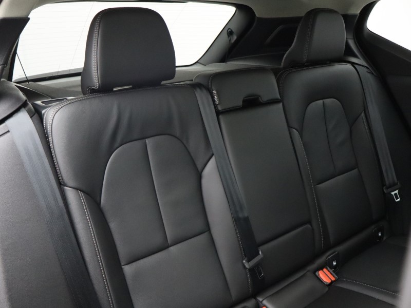 2025 (74) VOLVO XC40 2.0 B3P Ultra Dark 5dr Auto 4702491