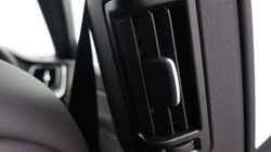 2025 (25) VOLVO XC60 2.0 B5P Plus Dark 5dr AWD Geartronic 4693034