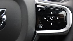 2025 (25) VOLVO XC60 2.0 B5P Plus Dark 5dr AWD Geartronic 4693039