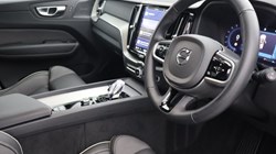 2025 (25) VOLVO XC60 2.0 B5P Plus Dark 5dr AWD Geartronic 4693027