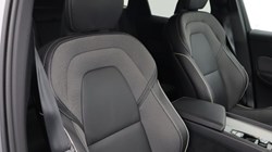 2025 (25) VOLVO XC60 2.0 B5P Plus Dark 5dr AWD Geartronic 4693026