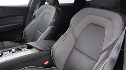 2025 (25) VOLVO XC60 2.0 B5P Plus Dark 5dr AWD Geartronic 4693028