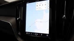 2025 (25) VOLVO XC60 2.0 B5P Plus Dark 5dr AWD Geartronic 4693043