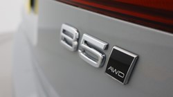 2025 (25) VOLVO XC60 2.0 B5P Plus Dark 5dr AWD Geartronic 4693056