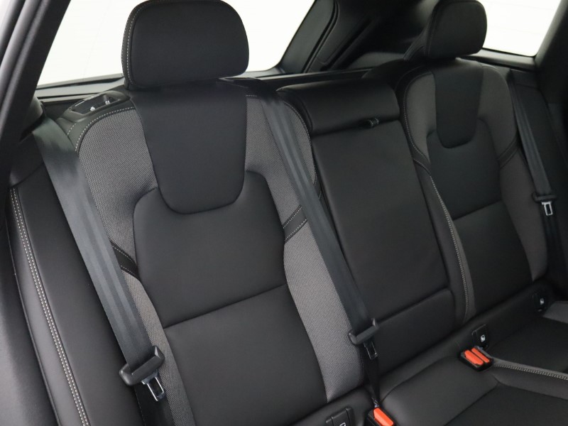 2025 (25) VOLVO XC60 2.0 B5P Plus Dark 5dr AWD Geartronic  *VAT QUALIFYING* 4711468