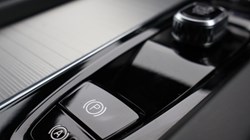 2025 (25) VOLVO XC60 2.0 B5P Plus Dark 5dr AWD Geartronic 4711484