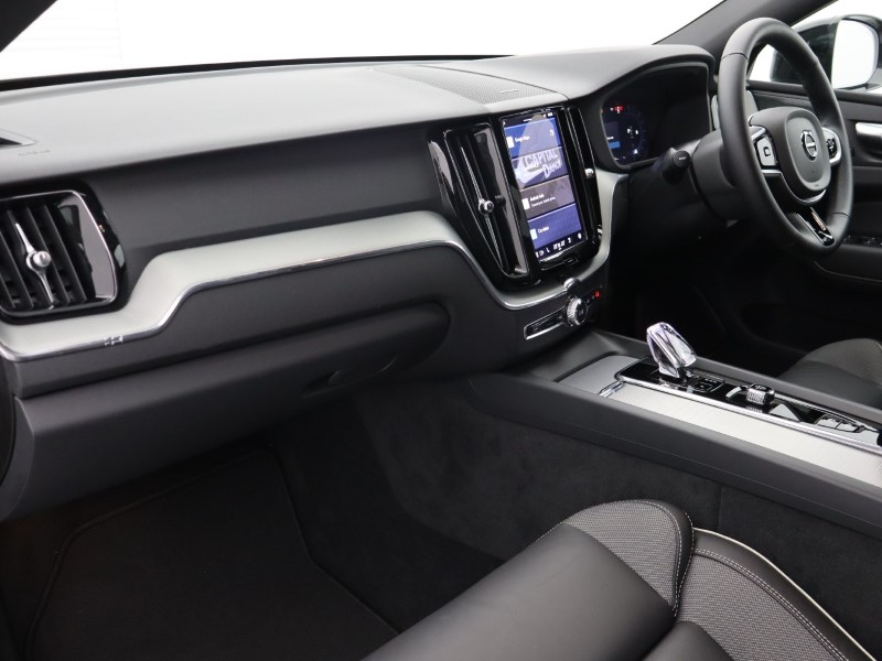 2025 (25) VOLVO XC60 2.0 B5P Plus Dark 5dr AWD Geartronic  *VAT QUALIFYING* 4711464