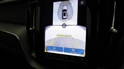 2025 (25) VOLVO XC60 2.0 B5P Plus Dark 5dr AWD Geartronic 4711477