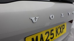 2025 (25) VOLVO XC60 2.0 B5P Plus Dark 5dr AWD Geartronic 4711494