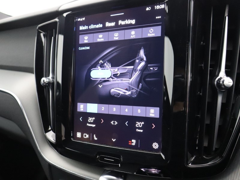 2025 (25) VOLVO XC60 2.0 B5P Plus Dark 5dr AWD Geartronic  *VAT QUALIFYING* 4711481