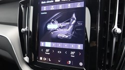 2025 (25) VOLVO XC60 2.0 B5P Plus Dark 5dr AWD Geartronic 4711481