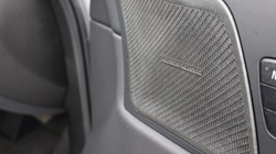 2025 (25) VOLVO XC60 2.0 B5P Plus Dark 5dr AWD Geartronic 4711454