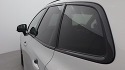 2025 (25) VOLVO XC60 2.0 B5P Plus Dark 5dr AWD Geartronic 4711498