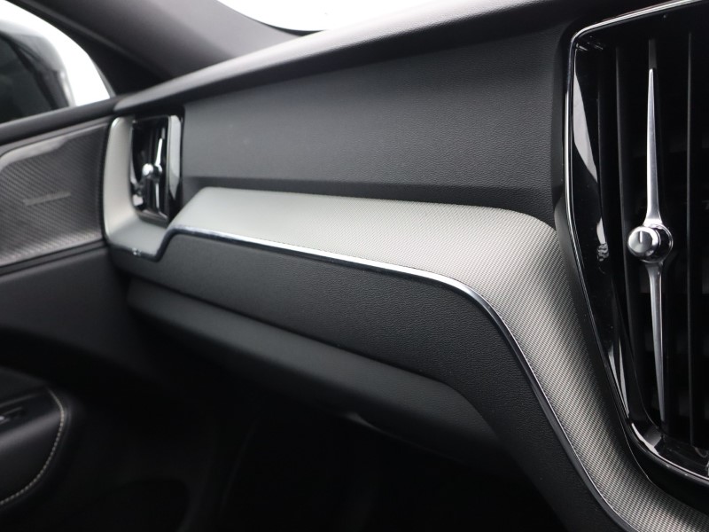 2025 (25) VOLVO XC60 2.0 B5P Plus Dark 5dr AWD Geartronic  *VAT QUALIFYING* 4711485