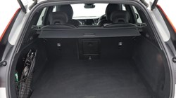 2025 (25) VOLVO XC60 2.0 B5P Plus Dark 5dr AWD Geartronic 4711496