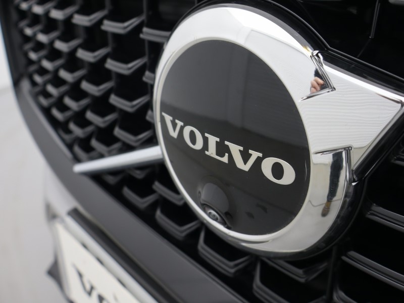 2025 (25) VOLVO XC60 2.0 B5P Plus Dark 5dr AWD Geartronic  *VAT QUALIFYING* 4711490