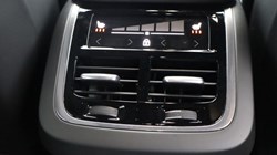 2025 (25) VOLVO XC60 2.0 B5P Plus Dark 5dr AWD Geartronic 4711470