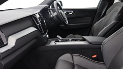 2025 (25) VOLVO XC60 2.0 B5P Plus Dark 5dr AWD Geartronic 4711449
