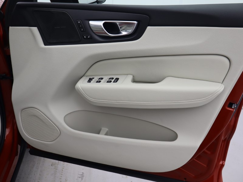 2023 (23) VOLVO XC60 2.0 B4D Plus Dark 5dr AWD Geartronic 4733864