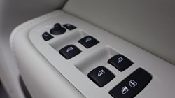 2023 (23) VOLVO XC60 2.0 B4D Plus Dark 5dr AWD Geartronic 4733866