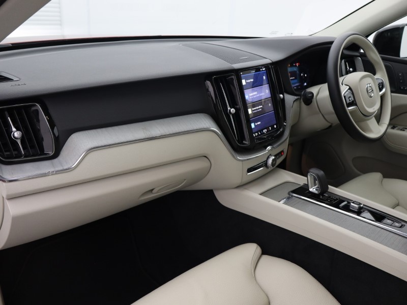 2023 (23) VOLVO XC60 2.0 B4D Plus Dark 5dr AWD Geartronic 4733875
