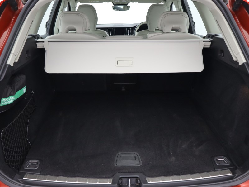 2023 (23) VOLVO XC60 2.0 B4D Plus Dark 5dr AWD Geartronic 4733905