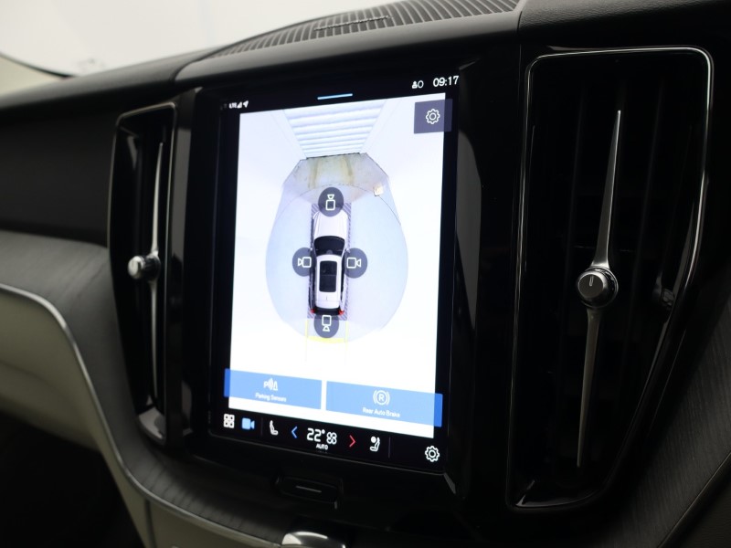 2023 (23) VOLVO XC60 2.0 B4D Plus Dark 5dr AWD Geartronic 4733888