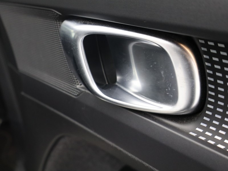 2022 (22) VOLVO XC40 1.5 T3 [163] R DESIGN 5dr Geartronic 4731730