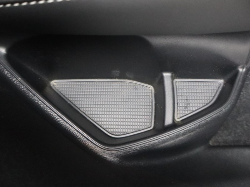 2022 (22) VOLVO XC40 1.5 T3 [163] R DESIGN 5dr Geartronic 4731741