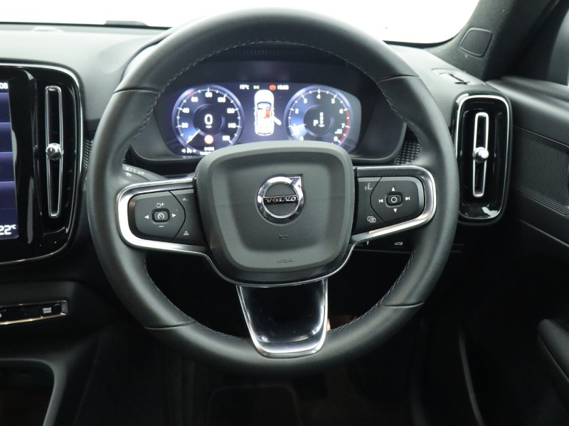 2022 (22) VOLVO XC40 1.5 T3 [163] R DESIGN 5dr Geartronic 4731744