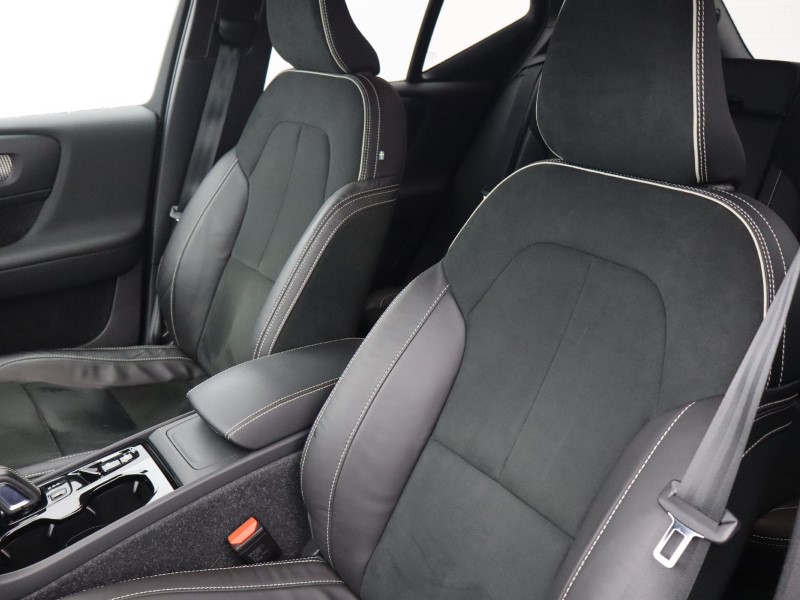 2022 (22) VOLVO XC40 1.5 T3 [163] R DESIGN 5dr Geartronic 4731736