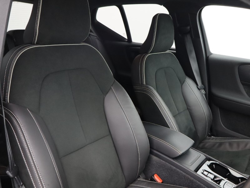 2022 (22) VOLVO XC40 1.5 T3 [163] R DESIGN 5dr Geartronic 4731734