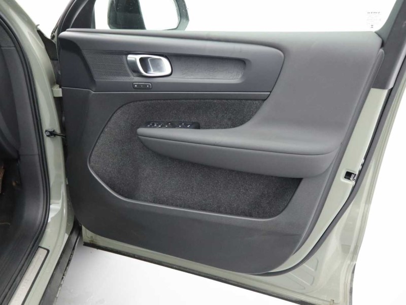 2023 (73) VOLVO C40 175kW Recharge Plus 69kWh 5dr Auto 4746584