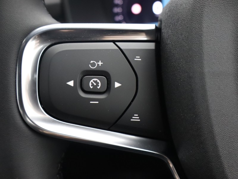 2025 (75) VOLVO XC40 2.0 B3P Core 5dr Auto 4743309