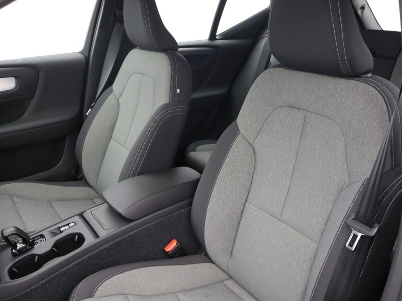 2025 (75) VOLVO XC40 2.0 B3P Core 5dr Auto 4743301