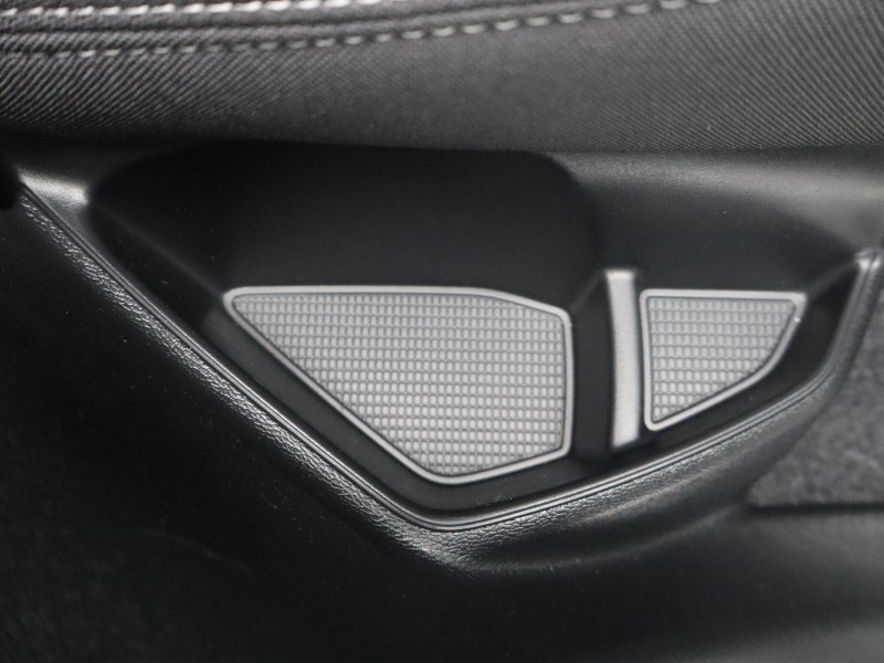 2025 (75) VOLVO XC40 2.0 B3P Core 5dr Auto 4743304