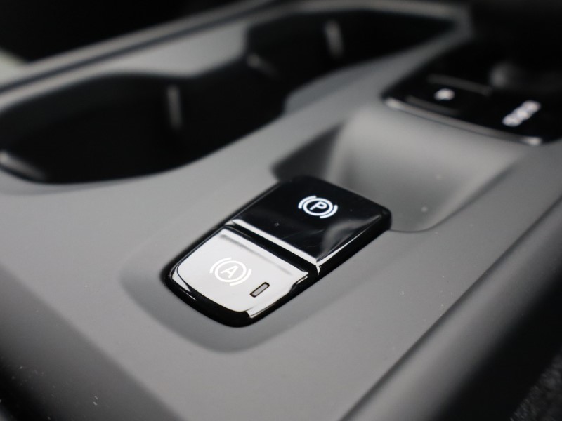 2025 (75) VOLVO XC40 2.0 B3P Core 5dr Auto 4743320