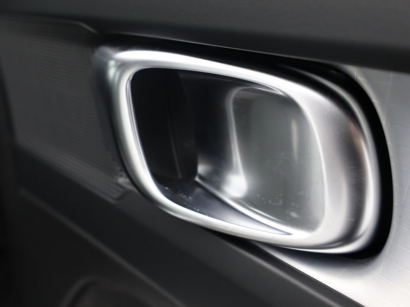 2025 (75) VOLVO XC40 2.0 B3P Core 5dr Auto 4743295