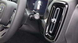2025 (75) VOLVO XC40 2.0 B3P Core 5dr Auto 4743297