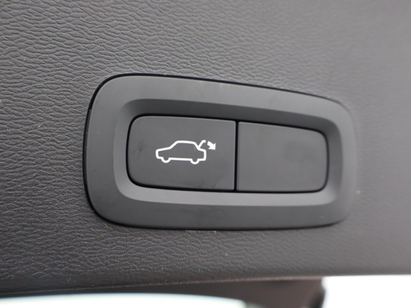 2025 (75) VOLVO XC40 2.0 B3P Core 5dr Auto 4743331