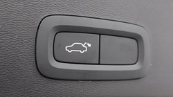 2025 (75) VOLVO XC40 2.0 B3P Core 5dr Auto 4743331