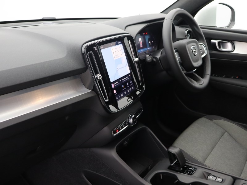 2025 (75) VOLVO XC40 2.0 B3P Core 5dr Auto 4743303