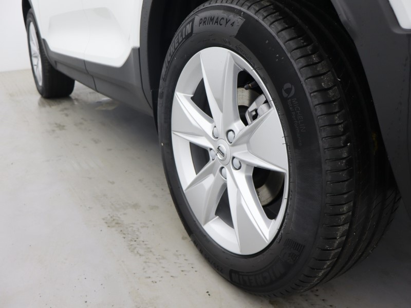 2025 (75) VOLVO XC40 2.0 B3P Core 5dr Auto 4743334