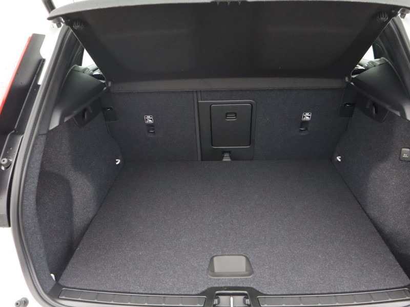 2025 (75) VOLVO XC40 2.0 B3P Core 5dr Auto 4743330